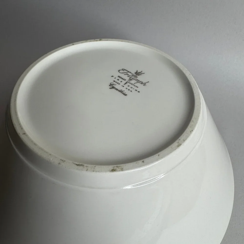 Homer Laughlin Triumph Cynthia Serving Bowl 8.25